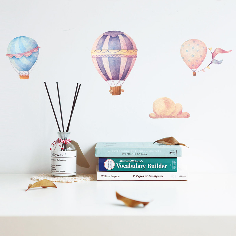 Baby Nursery Hot Air Balloon - Stiker Dinding Balon Udara Panas Warna-warni